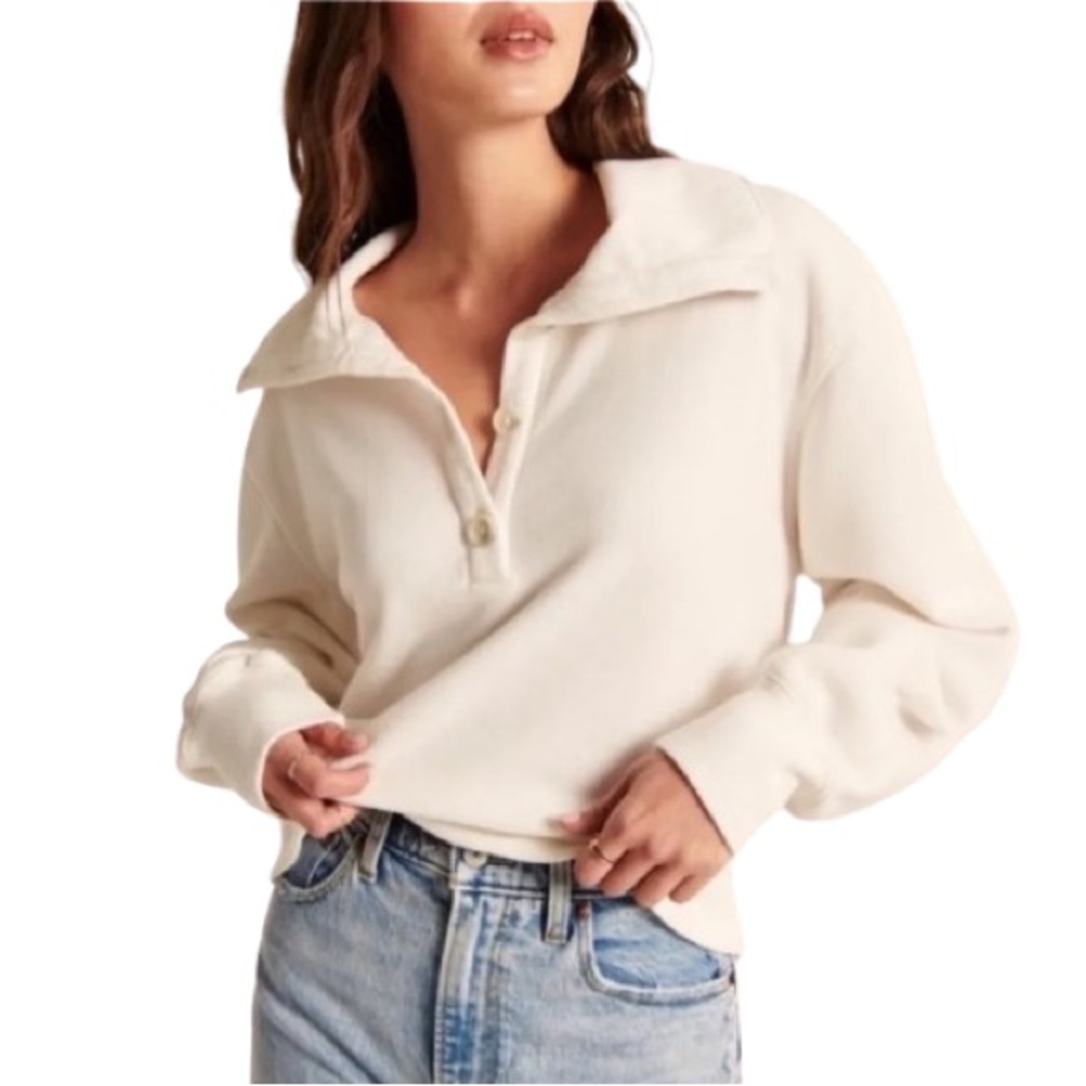 NWOT Abercrombie & Fitch Drama Wedge Henley Soft A&F Collection Size M